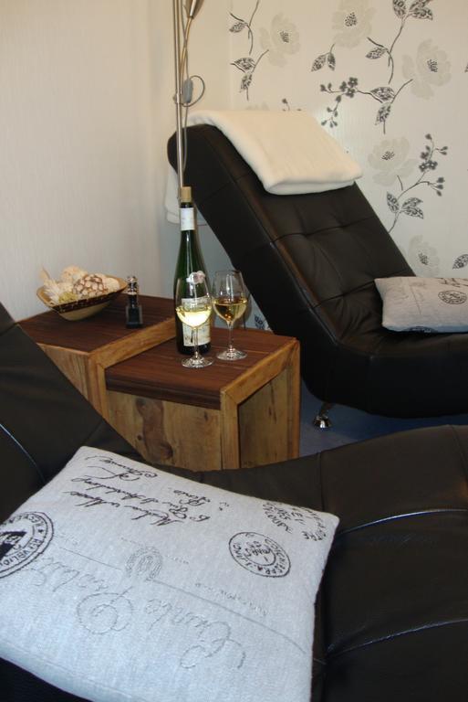 Weingut Pension Gibbert-Pohl Briedel Habitación foto