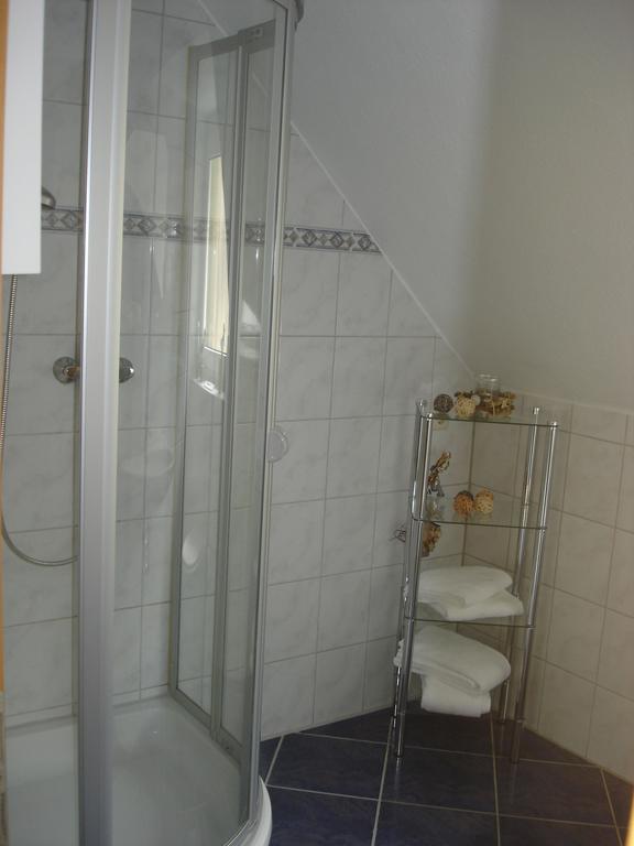 Weingut Pension Gibbert-Pohl Briedel Habitación foto