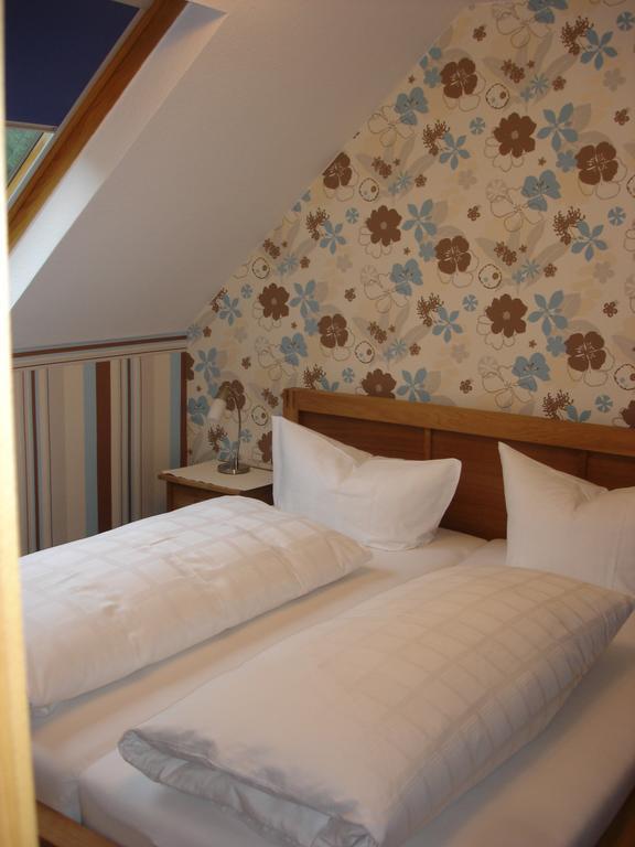 Weingut Pension Gibbert-Pohl Briedel Habitación foto